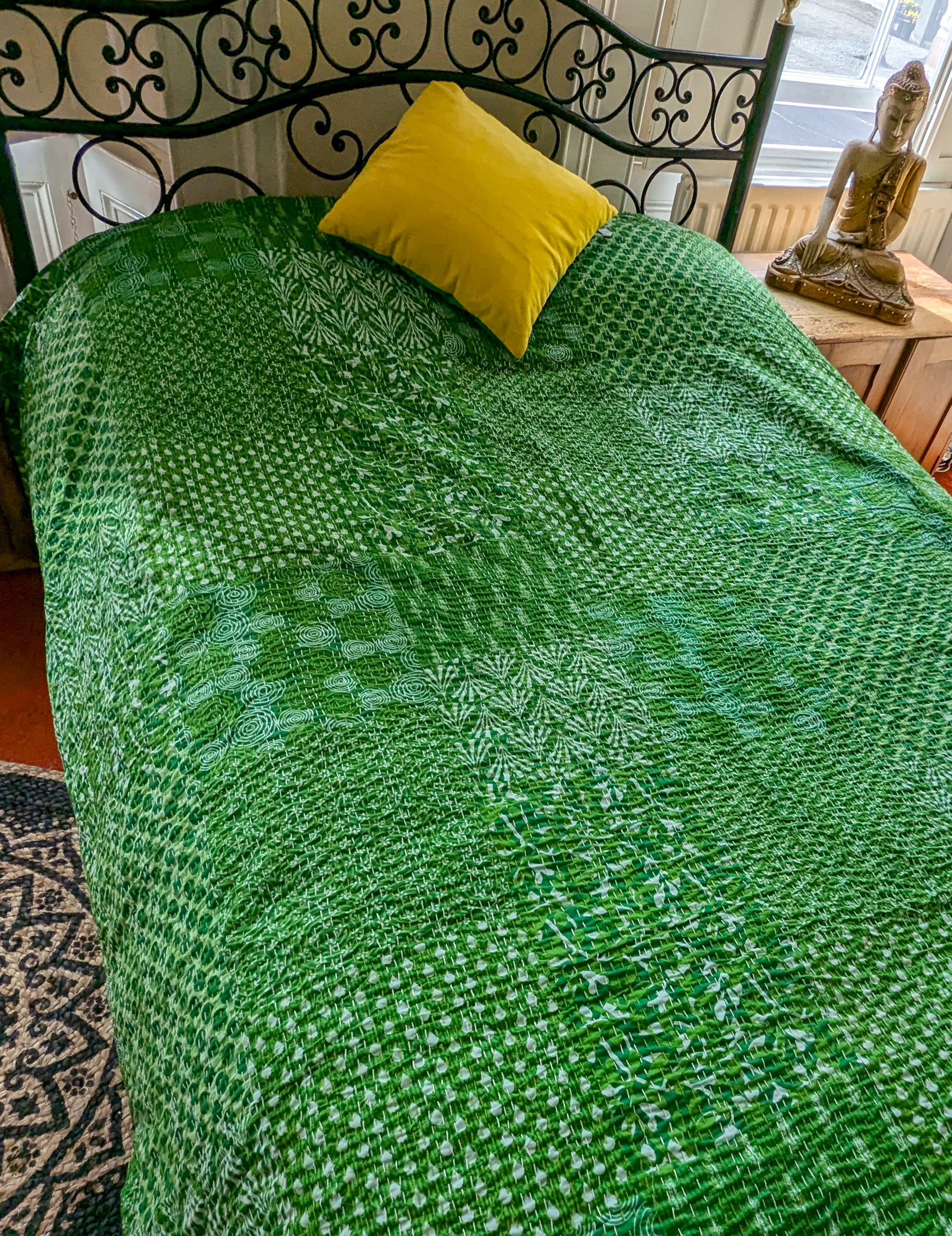 Green abstract print cotton kantha stitch bedspread Green abstract print cotton kantha stitch bedspread